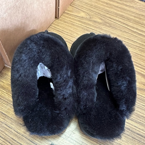 Bearpaw Fuzzy Slippers Black Size 7 NWT - Picture 4 of 6